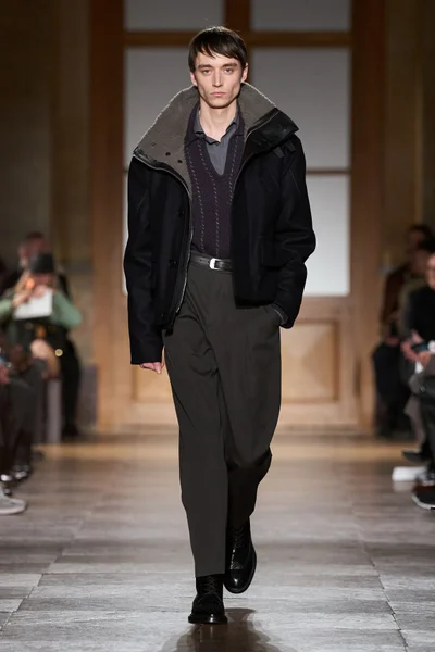 Look 8